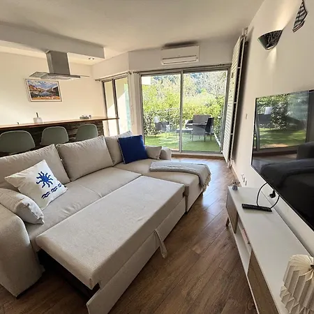 Cosy Avec Jardin Prive , Piscine Et Calme *