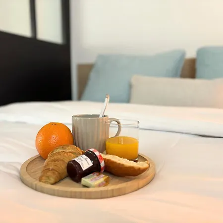 Cosy Avec Jardin Privé , Piscine Et Calme * Mandelieu
