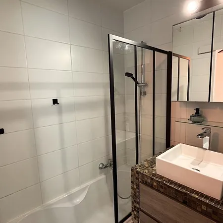 Cosy Avec Jardin Privé , Piscine Et Calme